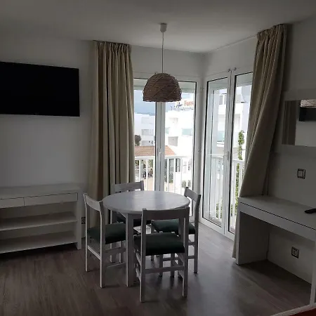 Apartment Ferrera Pins *